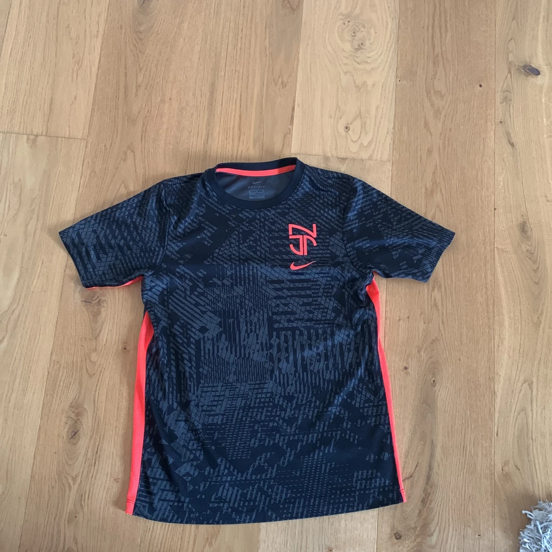 Neymar x puma collab tränings T-shirt 
