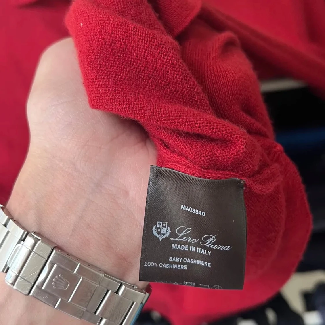Röd kashmirtröja från Loro Piana - 4