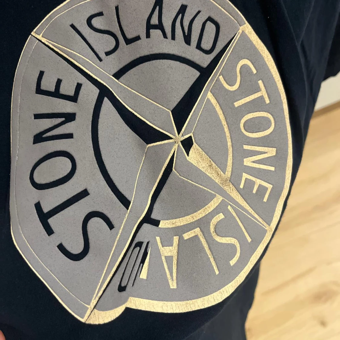 Mörkblå Stone Island t-shirt med tryck - 1