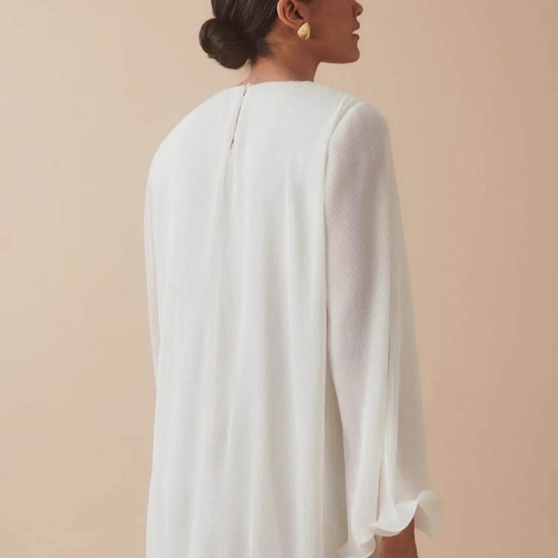 Vit miniklänning med vida ärmar - 2