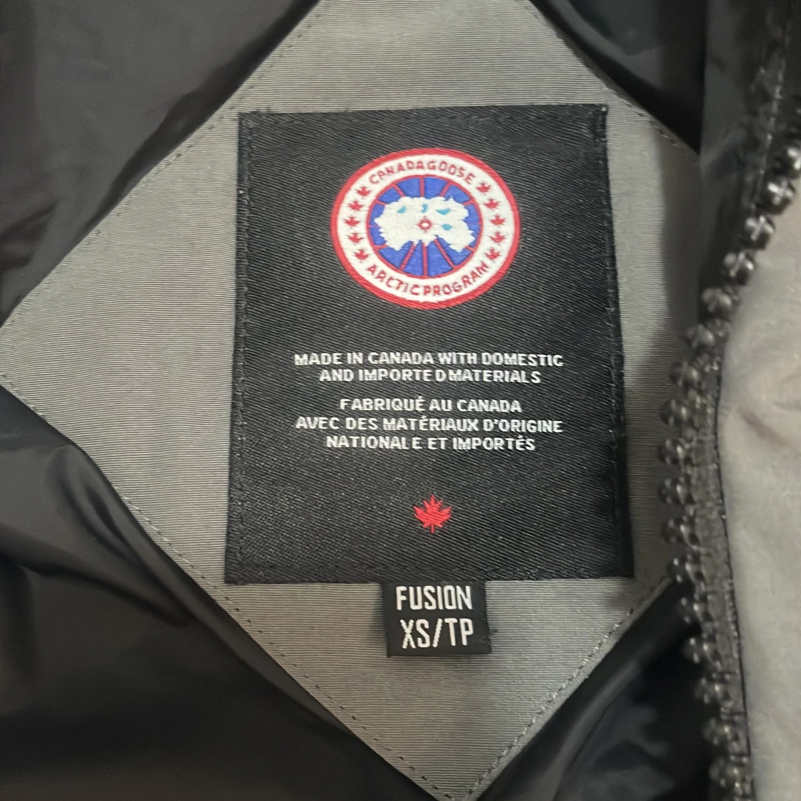 Grå dunjacka från Canada Goose XS - 1