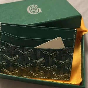 Goyardd plånbok/korthållare - Sprillans ny aldrig använd. Vid snabb affär kan priset sänkas.