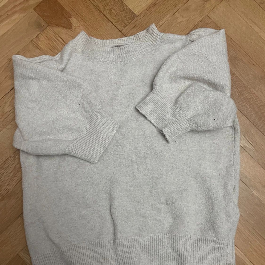 Ljusgrå stickad tröja Vero Moda