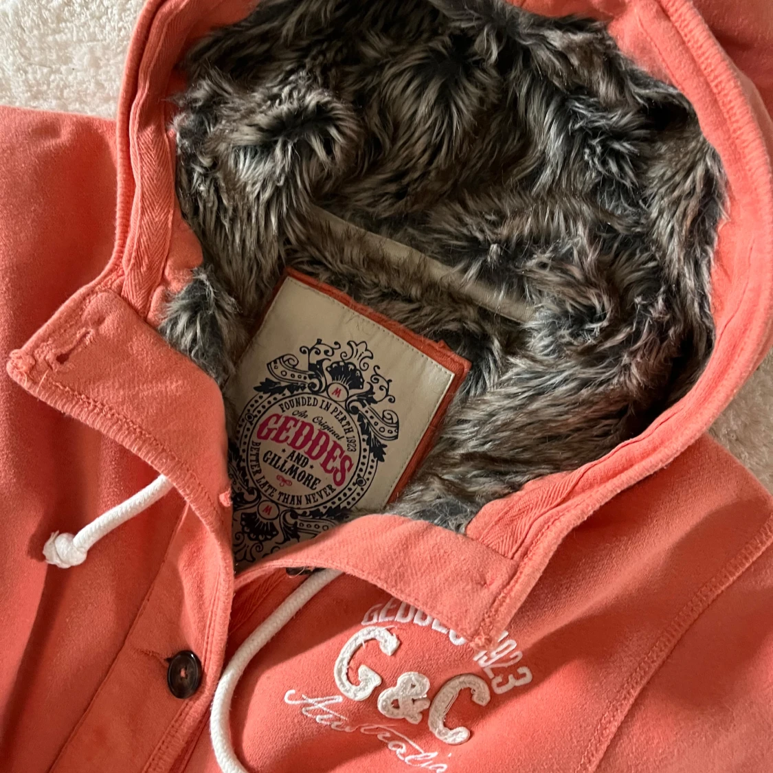 Korallfärgad teddyjacka från Geddes - 2