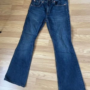 Jeans från lager 157 - Gott skick och uppsydda. Passar för den som är runt 164cm 
