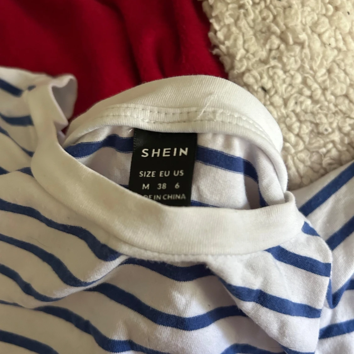 Randig topp med volangärm från SHEIN - 1