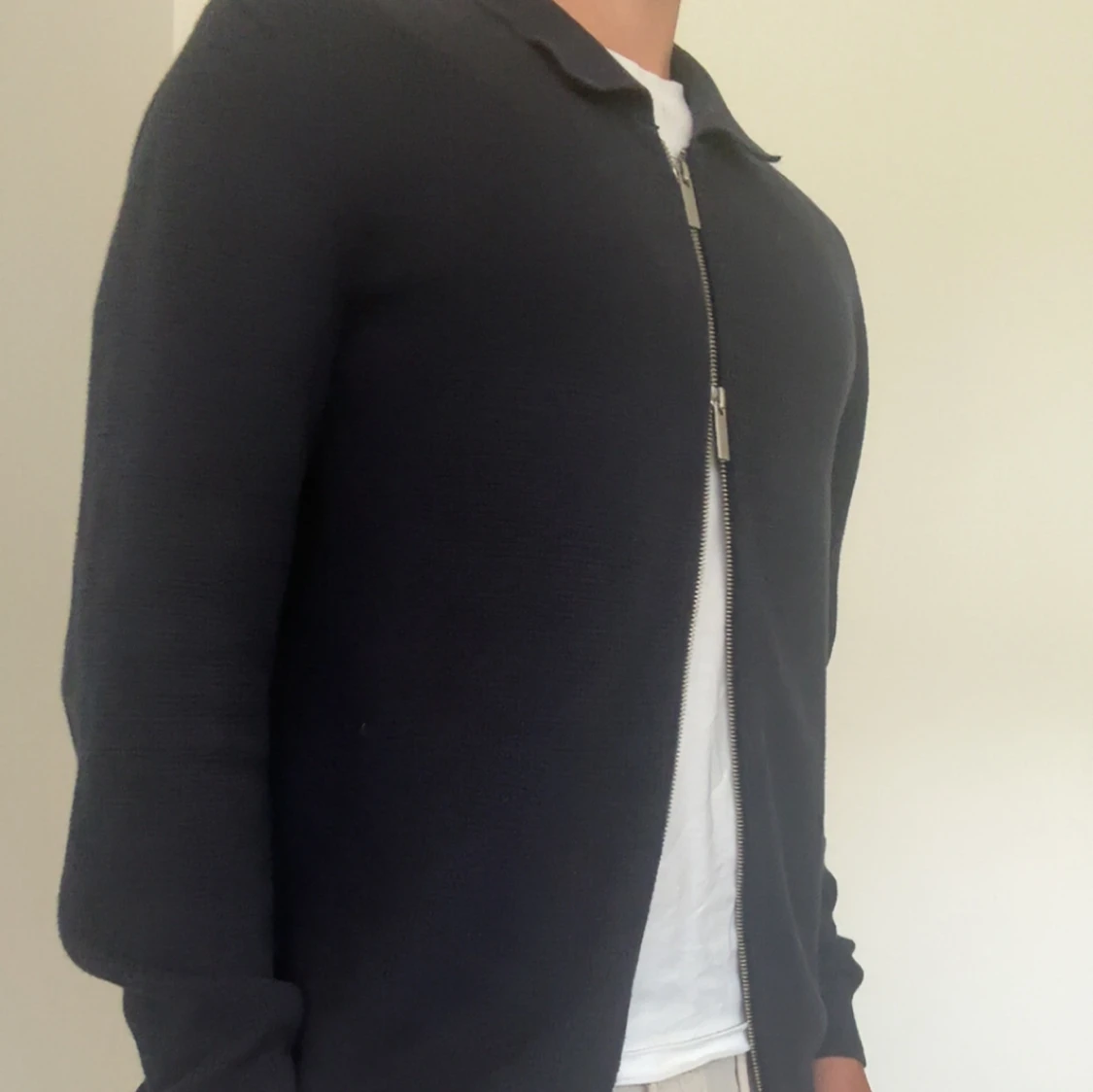 Svart stickad cardigan jacka med dragkedja - 1