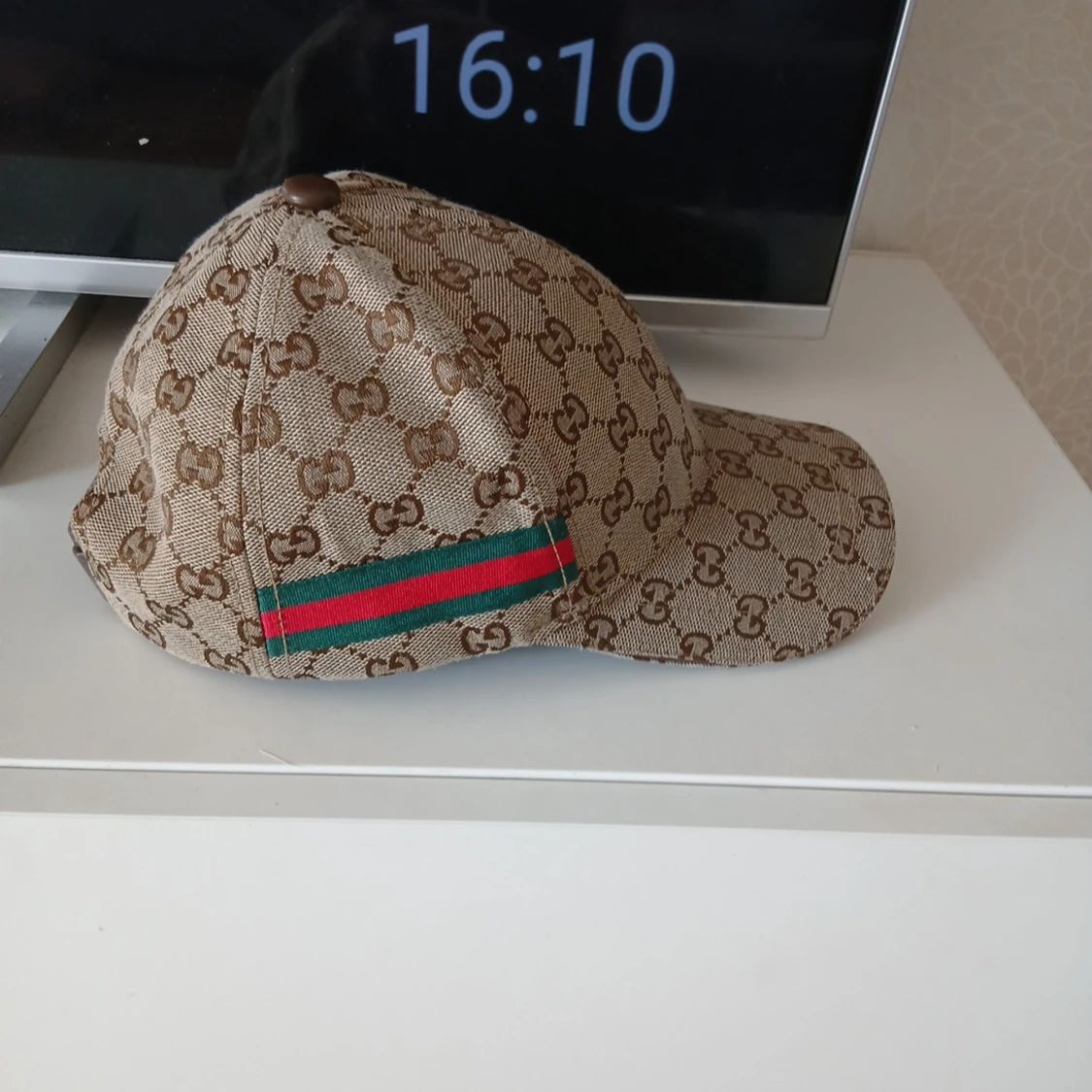 Äkta Gucci keps med GG-mönster och ränder - 1