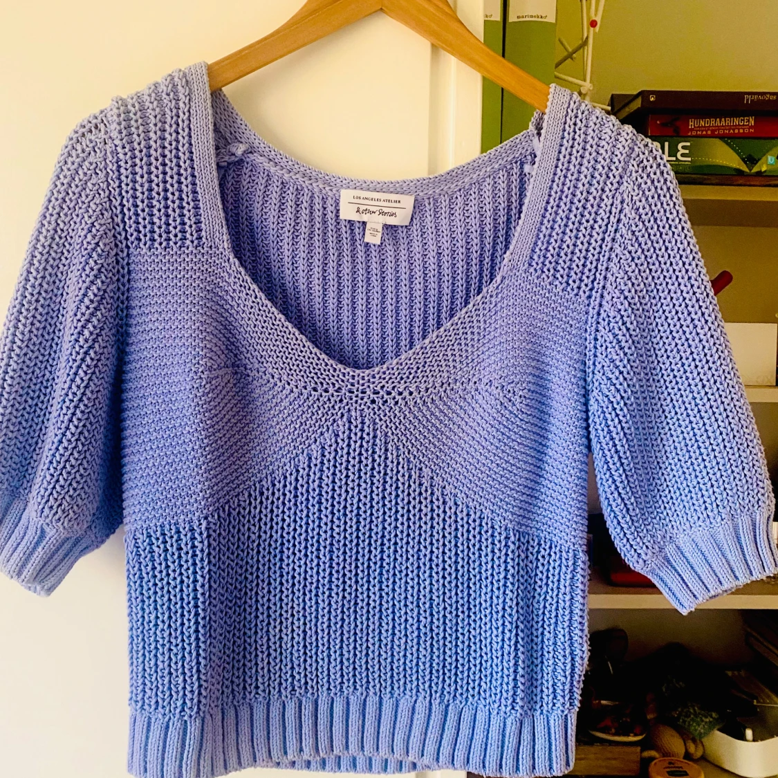 Ljusblå stickad topp från & Other Stories