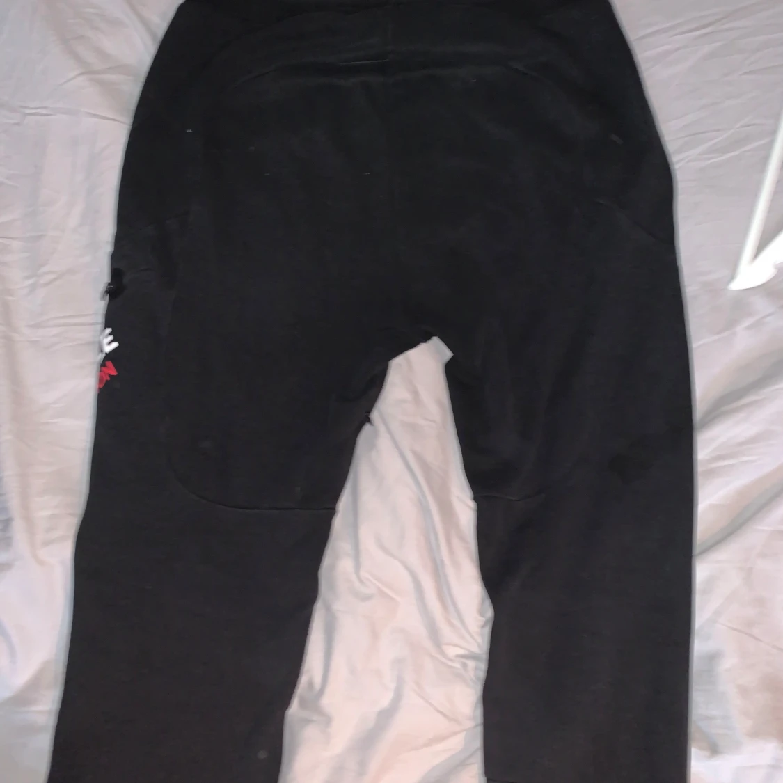 Svarta mjukisbyxor från Hoodrich - 2