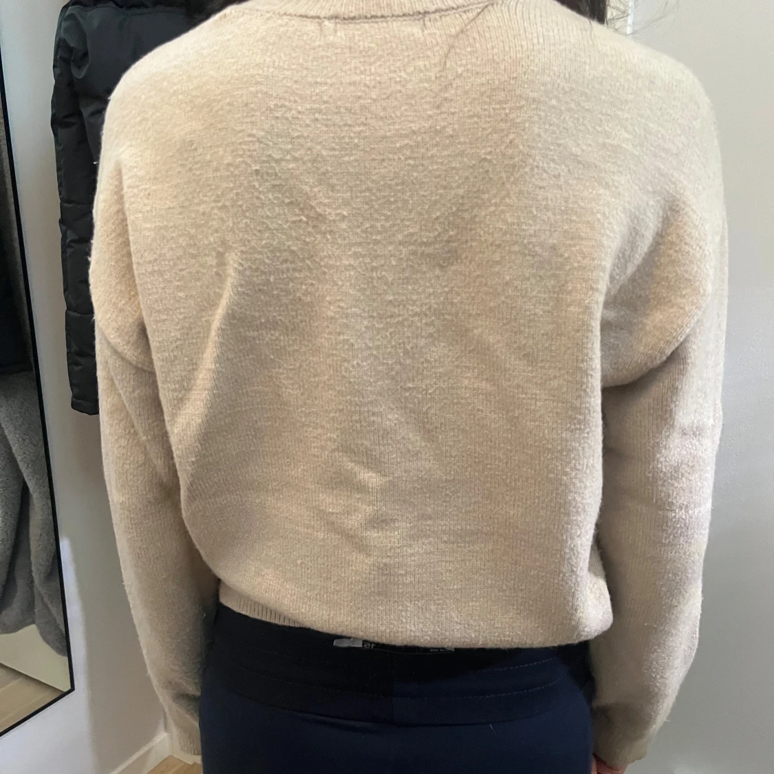 Beige stickad tröja med stjärnor från Gina Tricot - 1