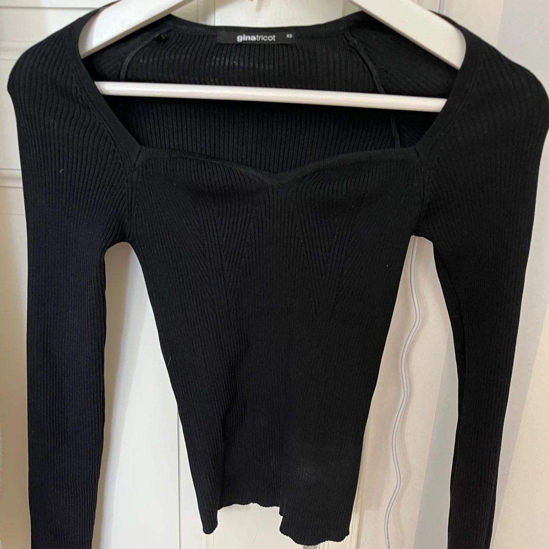 Svart topp från Gina Tricot - 1