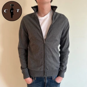 Cardigan Selected Homme - Grå cardigan | Skick 8/10 | Vårat pris endast 399kr | Storlek M | Svarar gärna på era frågor och funderingar!