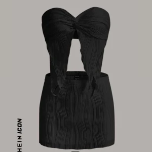 Svart sett  - Svart sett i storlek XS. Använd några gånger men bra skick. Stretchig och sitter fint på en 