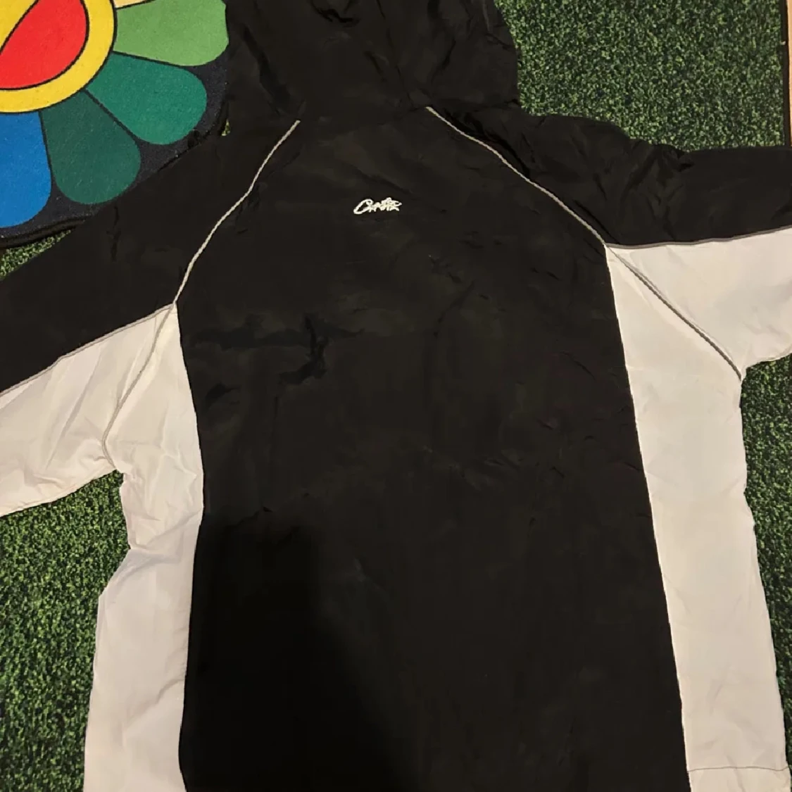 Svart och vit vindjacka från Corteiz - 1