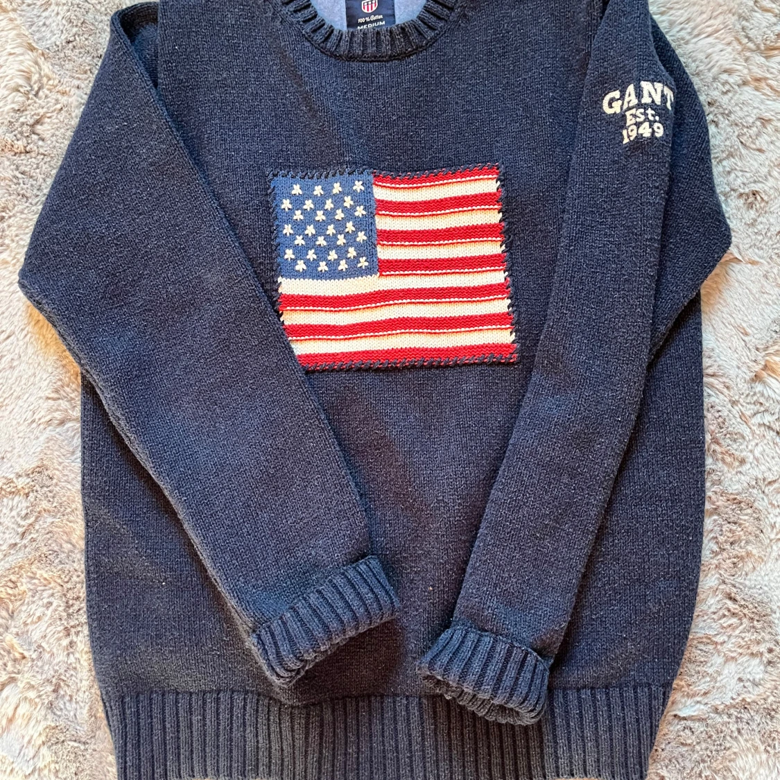 Mörkblå stickad tröja från GANT