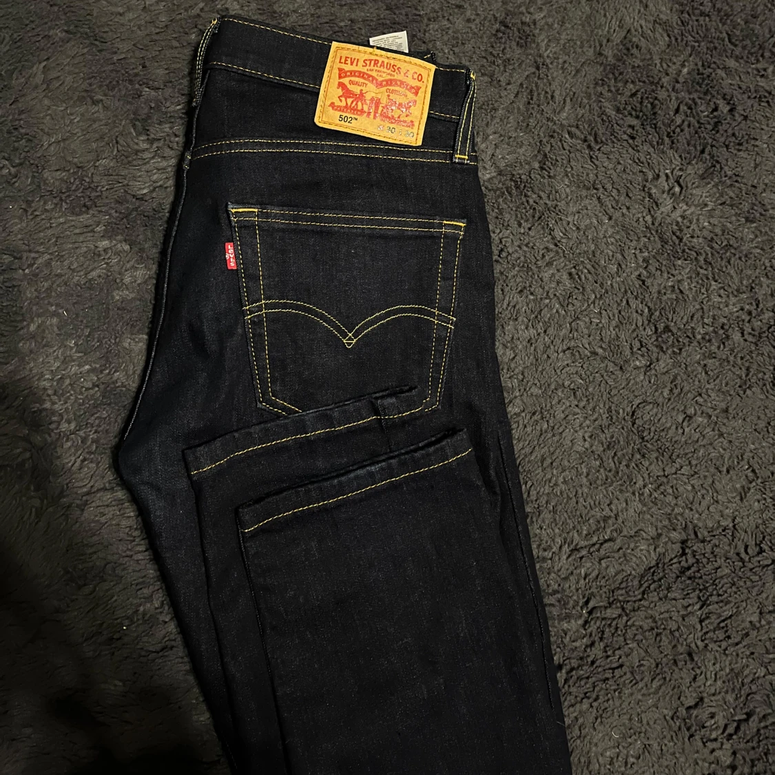 Levis jeans mörkblåa
