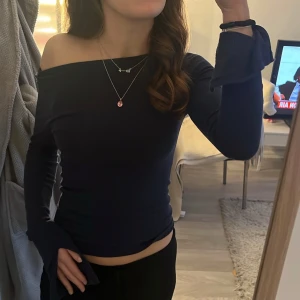 off shoulder tröja - Snygg tröja från Gina! Aldrig använd och inga defekter💕💕