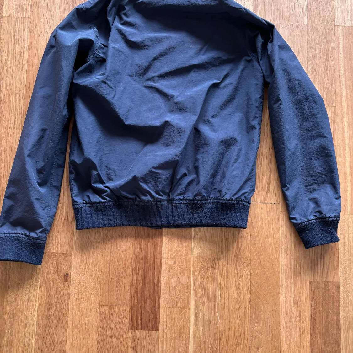 Blå bomberjacka från Lyle & Scott - 2