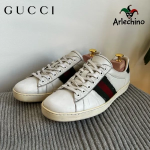 Gucci ace skor - Riktig feta Gucci ace skor i den eftertraktade vita färgen | nypris ca 8500 mitt pris 1599!! Bra skick | 