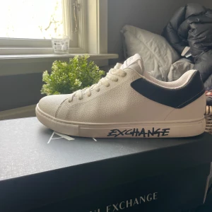 Armani sneakers  - Fräscha skor från Armani, stora i storleken 