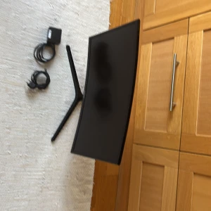 Samsung 144 hz 24 tum - PRIS GÅR ATT DISKUTERAS