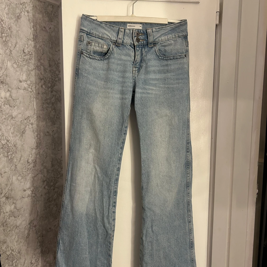 Lågmidjade y2k jeans från gina  - 1