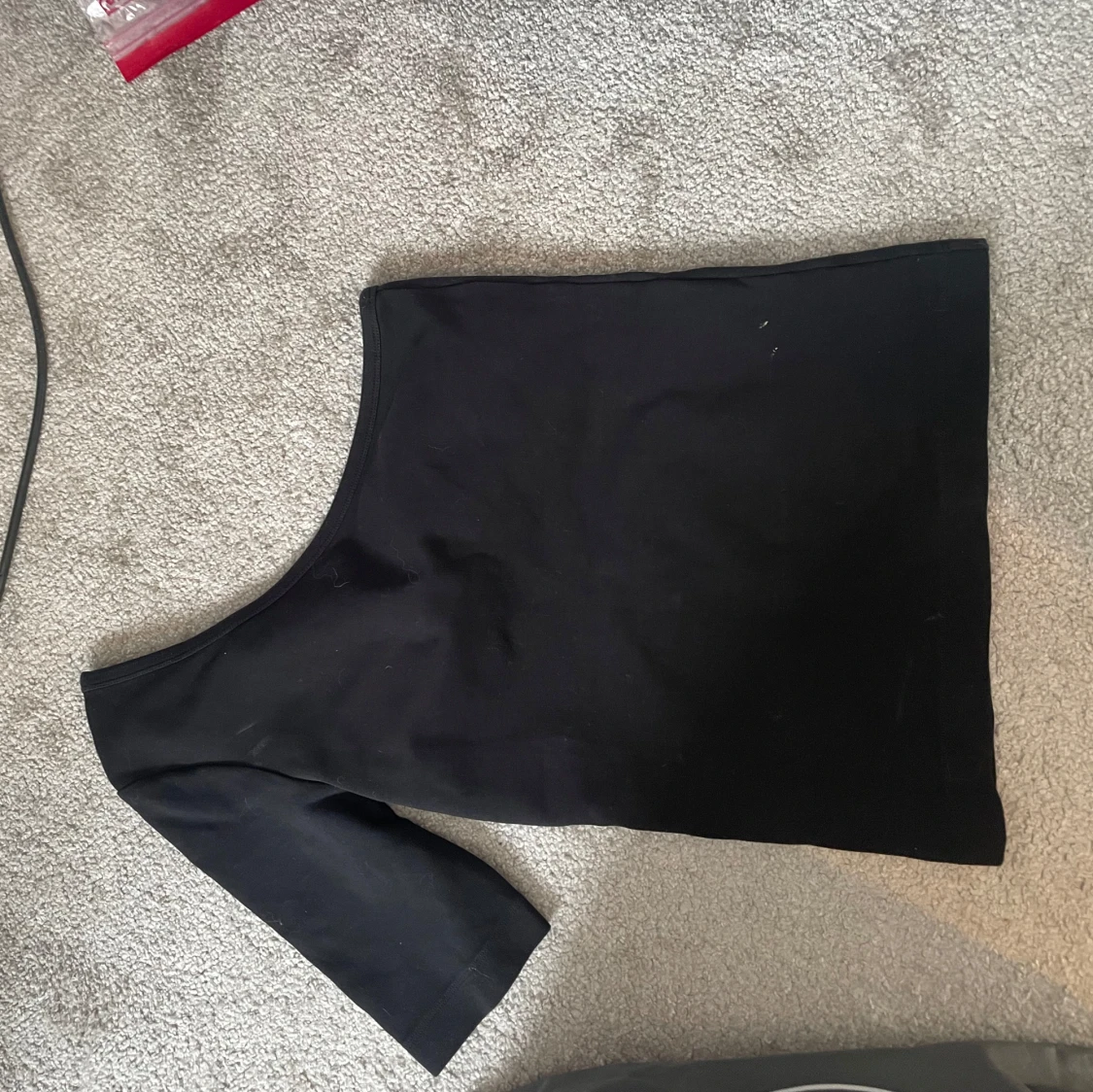 Svart oneshoulder topp - 1