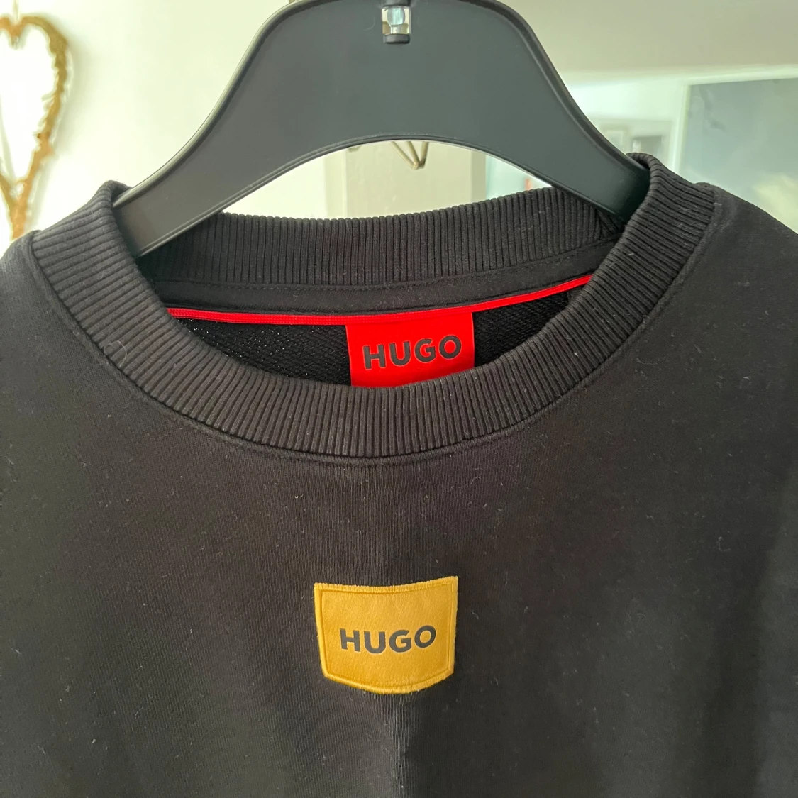 Svart sweatshirt från Hugo  - 1