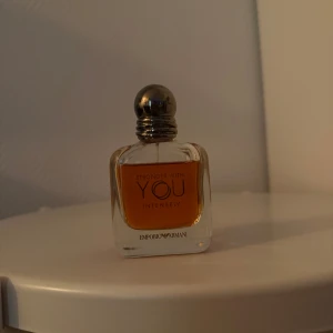 Emporio Armani Stronger With You Intensely  - Emporio Armani Stronger With You Intensely EdP (50 ml) Finns det några funderingar eller om man vill ha fler bilder så är det bara att skriva  OBS FINNS UTE PÅ FLER SIDOR 