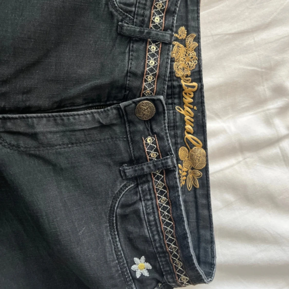 Desigual svarta jeans med broderi - 2