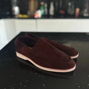 Summerwalks - Perfekt för sommaren Storlek 43  Har lite rosa på kanterna därav priset är sänkt