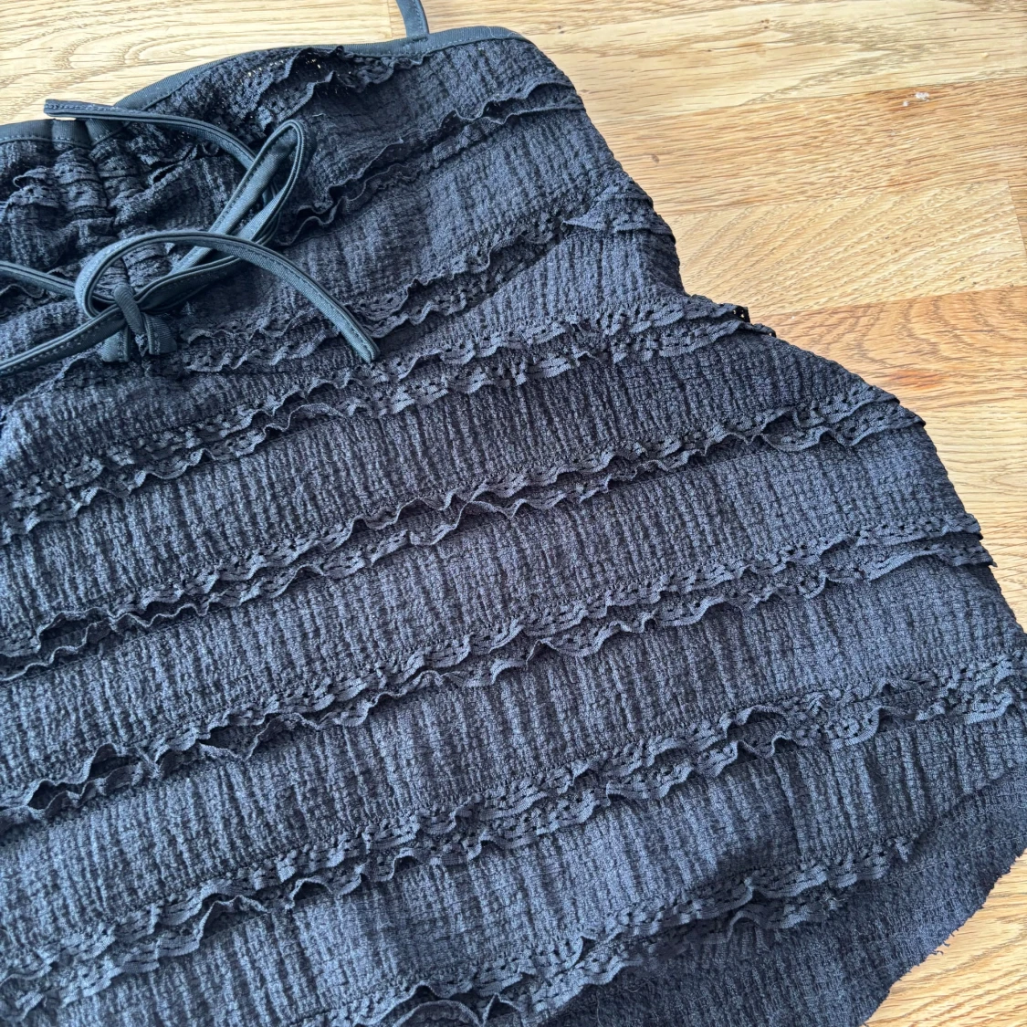 Svart volang tubtopp från SHEIN - 1