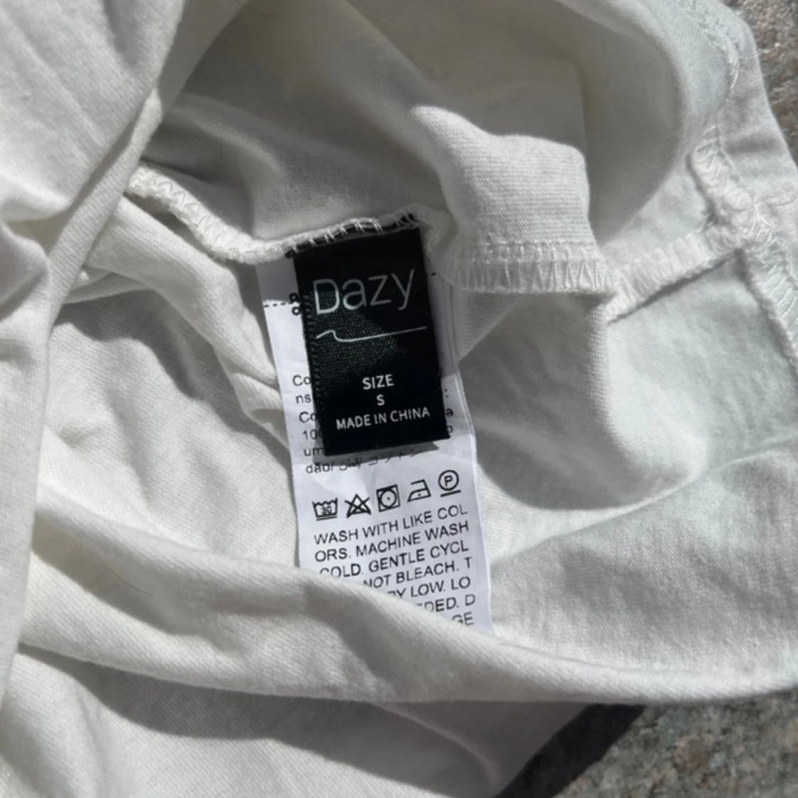 Vit t-shirt från SHEIN i bomull - 2