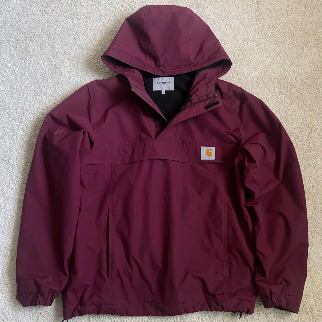 Vinröd Carhartt Anorak/Nimbus Pullover