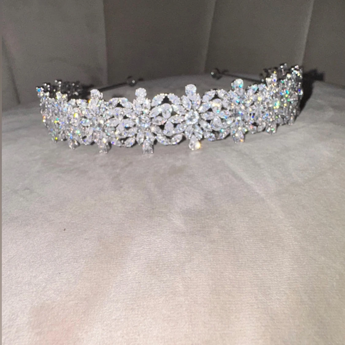 Håraccessoarer och tiaror för bara 350 kr - 4