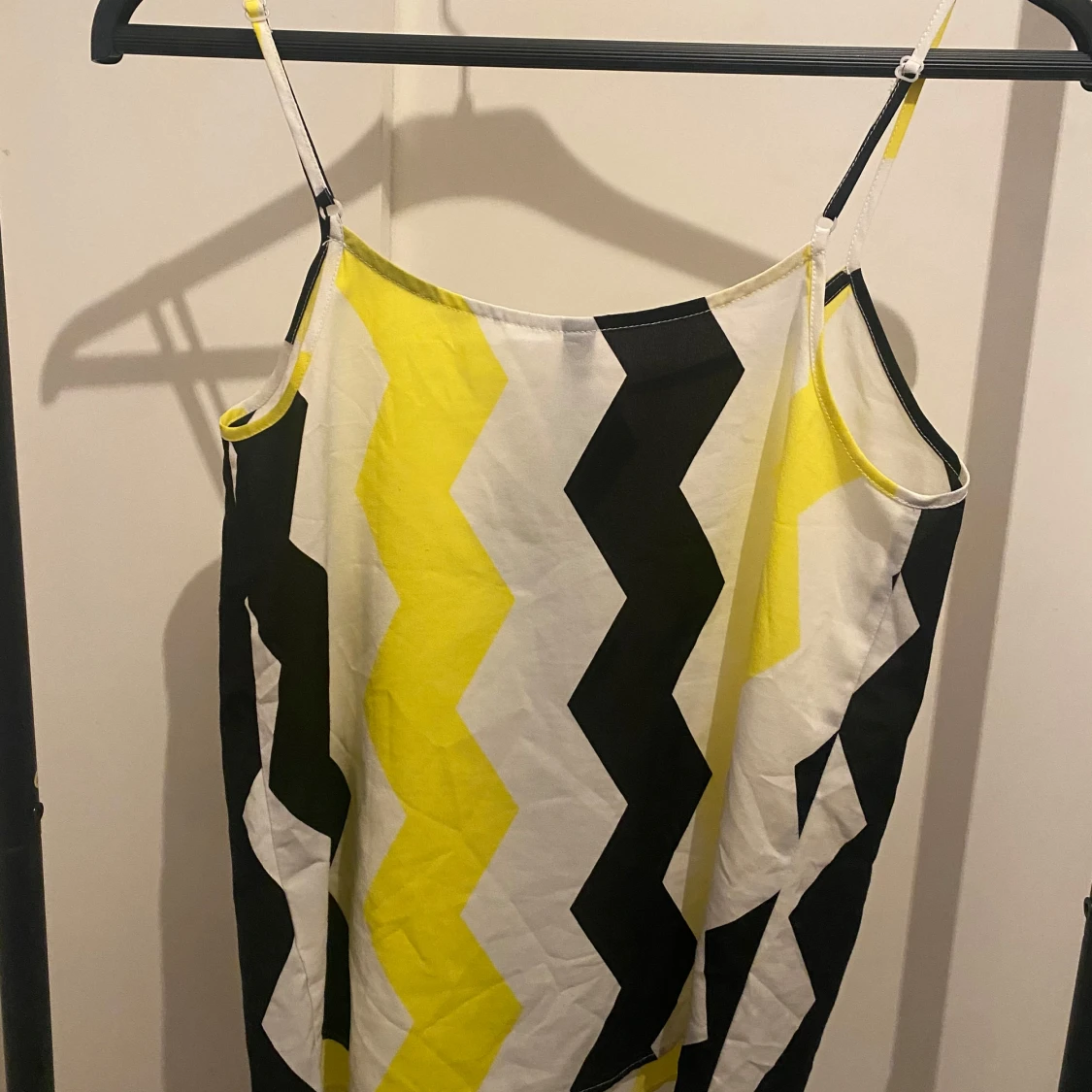 Zigzag mönstrad linnetopp från H&M Divided - 3