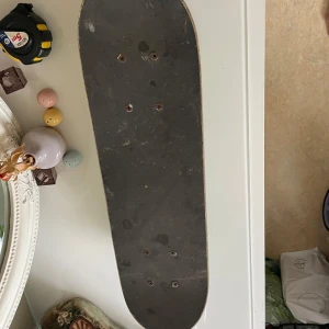 Skateboard  -  en skateboard av märket STIGA, modell Road RocketEn.