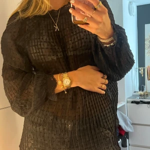 Svart blus - Svart blus, älskar älskar älskar 