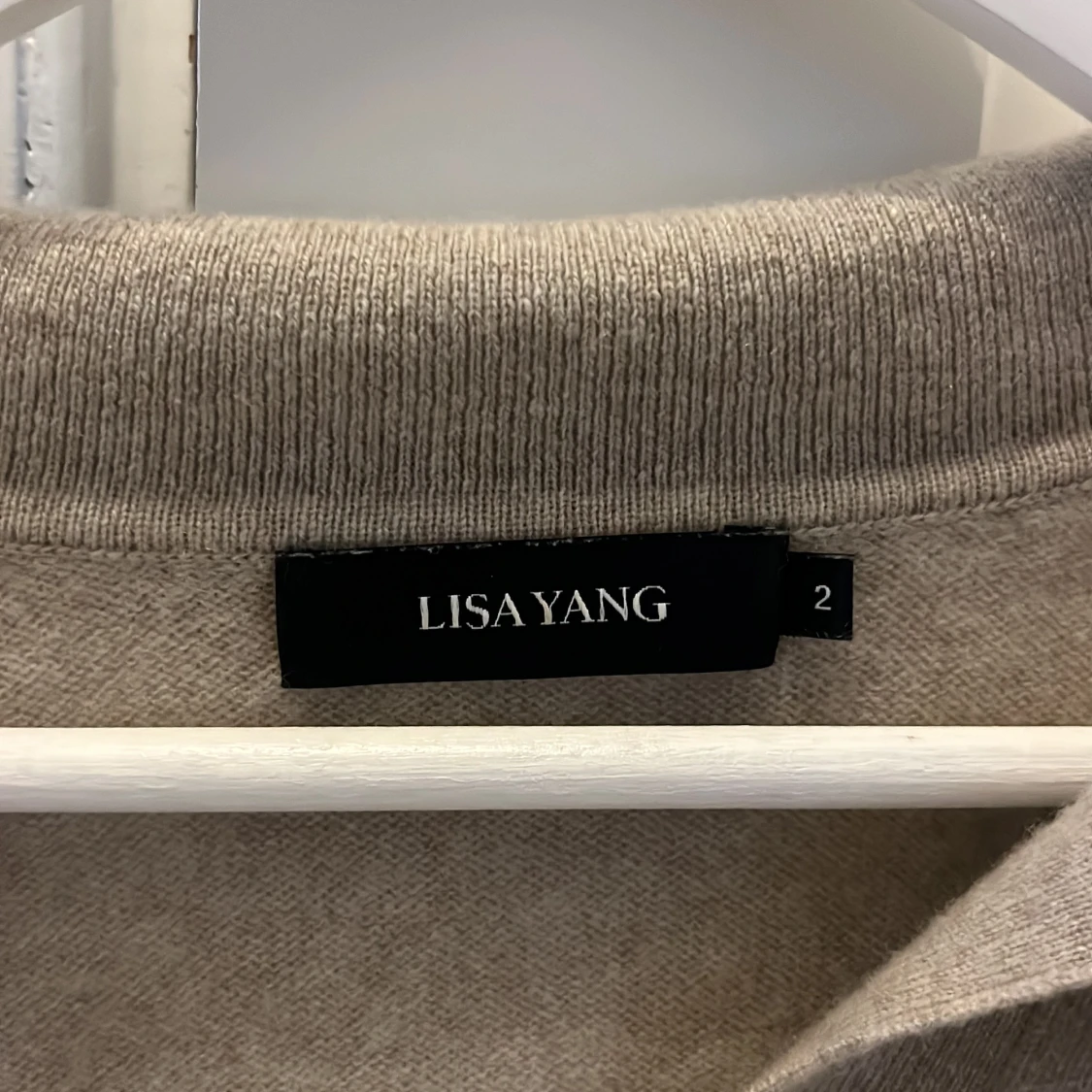 Beige kashmirtröja från Lisa Yang - 2