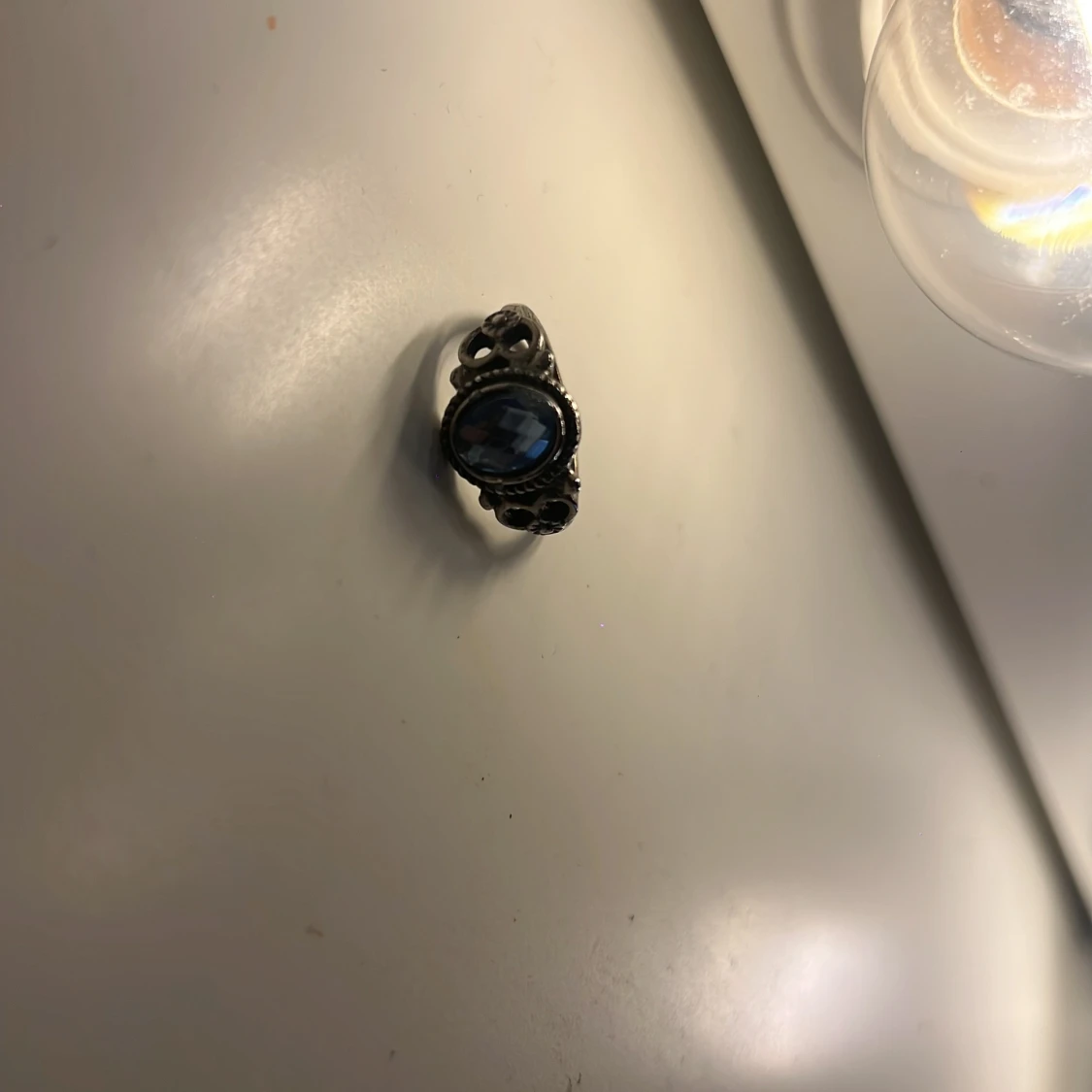 Silverring med blå sten