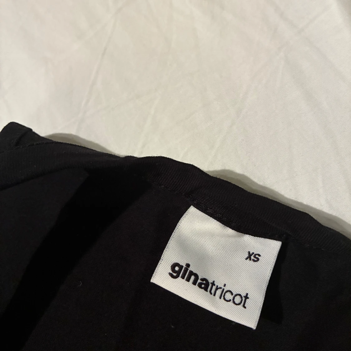 Ny svart linnetopp från Gina Tricot - 1