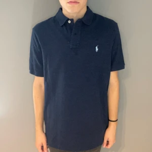 Polo Ralph Lauren pike  - Polo ralph Lauren pike | storlek m | skick 10/10 | fraktar via PostNord eller Instabox på köparens bekostnad | hör av dig funderingar 