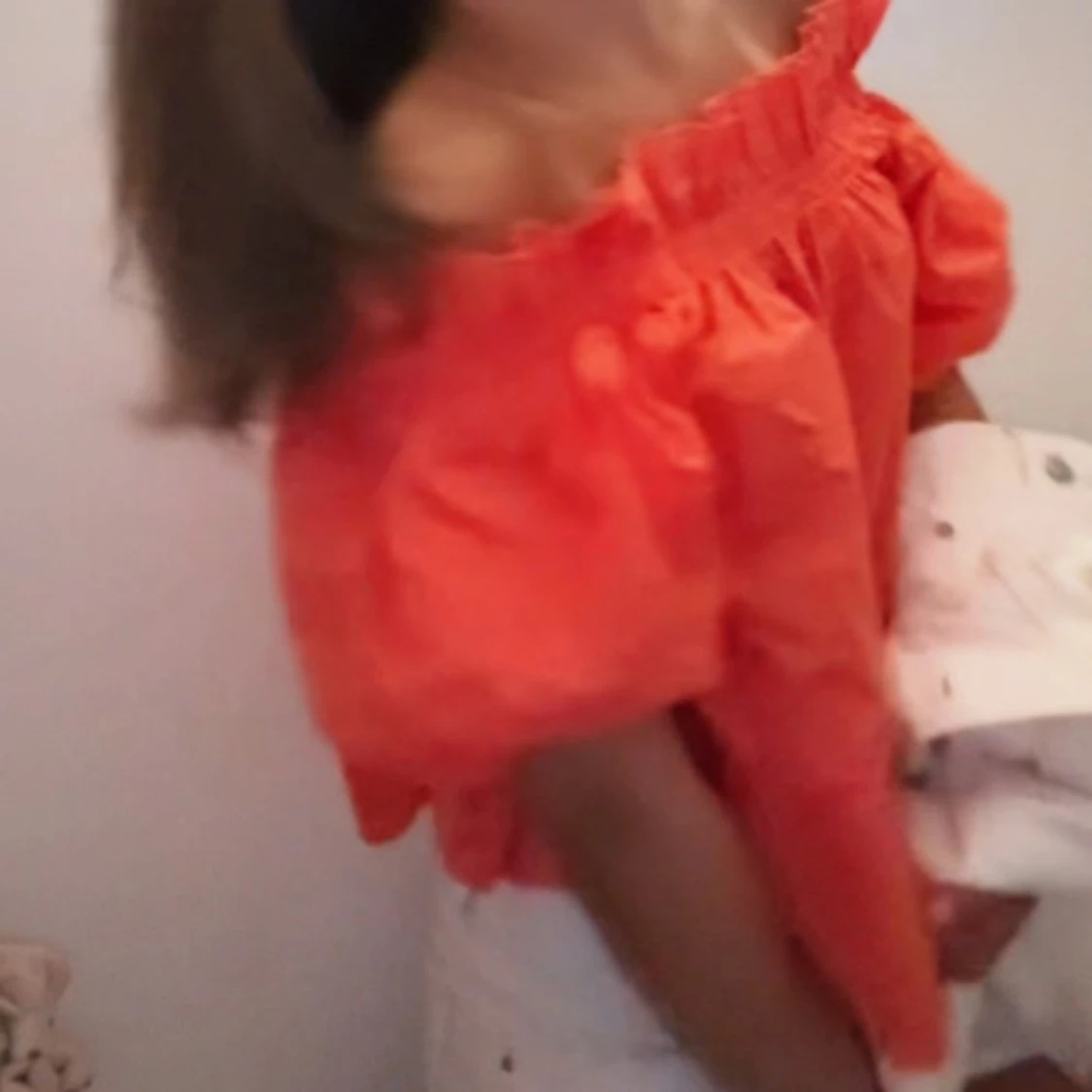 Orange offshoulder blus med puffärm - 3