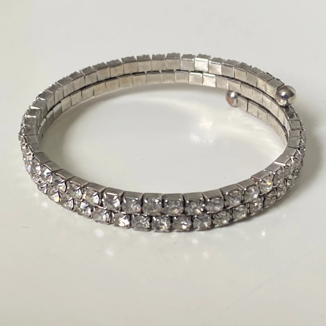 Glittrigt silverfärgat armband - 2