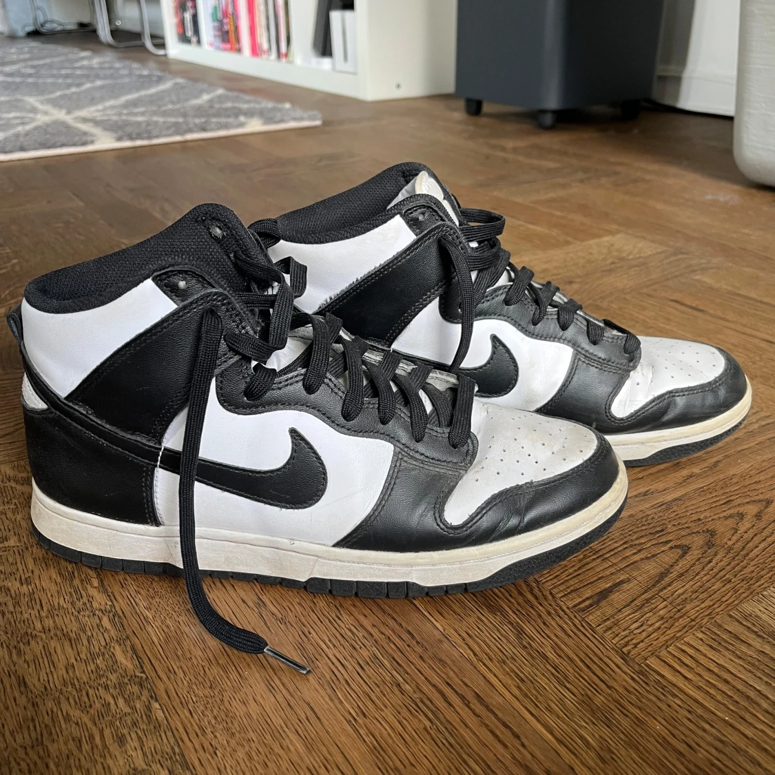 Nike Dunk High svart/vit sneakers - 1