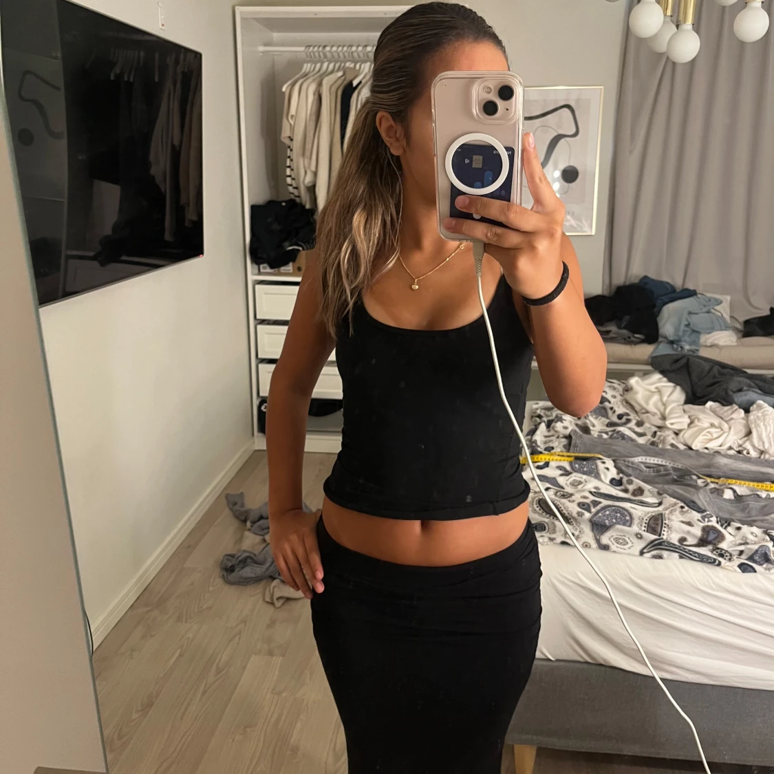 Svart långkjol i stretchigt tyg - 2