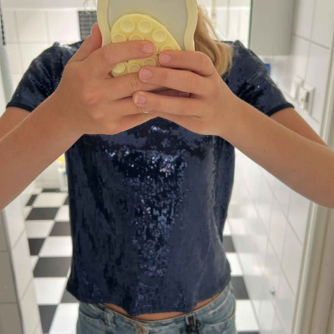 Mörkblå paljettopp från Lindex - 1