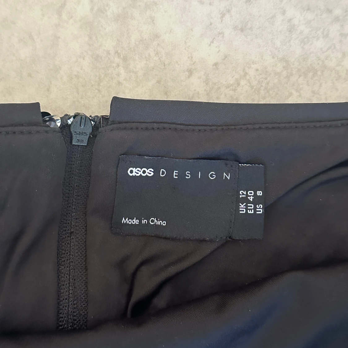 Svart paljettkjol från ASOS Design - 2