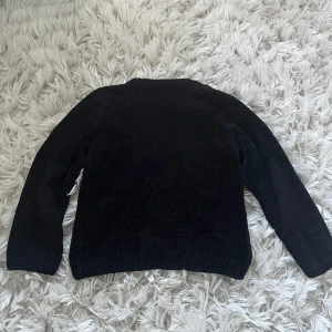 Mysig svart tröja  - Mysig svart tröja i fint skick! 